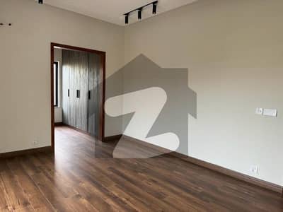 1 KANAL LIKE BRAND NEW HOUSE FOR RENT DHA PHASE 3