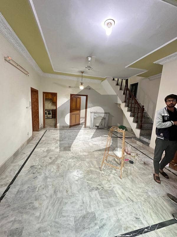چکلالہ سکیم 3 چکلالہ سکیم,راولپنڈی میں 2 کمروں کا 6 مرلہ مکان 35.0 ہزار میں کرایہ پر دستیاب ہے۔