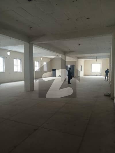20 Marla Corner 1 Hall 14 Fit Height Roof Lower Floor For Rent Available In Gajju Matah Firozpur Road Lahore