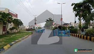 کینال ویلی مین کینال بینک روڈ,لاہور میں 10 مرلہ رہائشی پلاٹ 1.5 کروڑ میں برائے فروخت۔