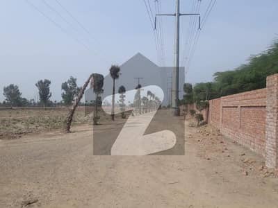 فارمرز فارمز 2 برکی روڈ,کینٹ,لاہور میں 3 کنال رہائشی پلاٹ 2.25 کروڑ میں برائے فروخت۔