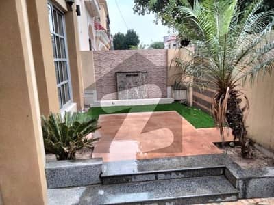 10 Marla Lower Portion For Rent In Iqbal Block Bahria Town Lahore