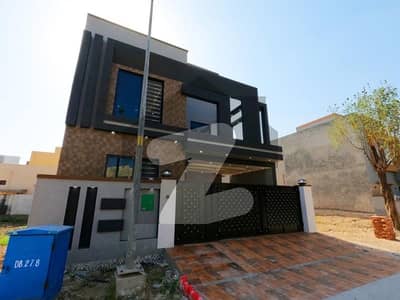 8 Marla House Is Available For Sale In Bahria Nasheman Zinia Block Lahore