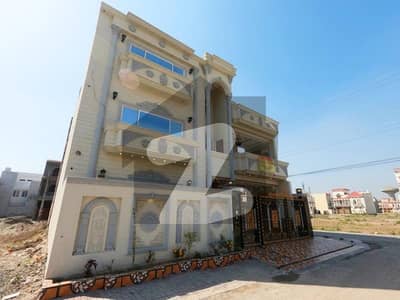 Premium 10 Marla House Is Available For sale In Lahore