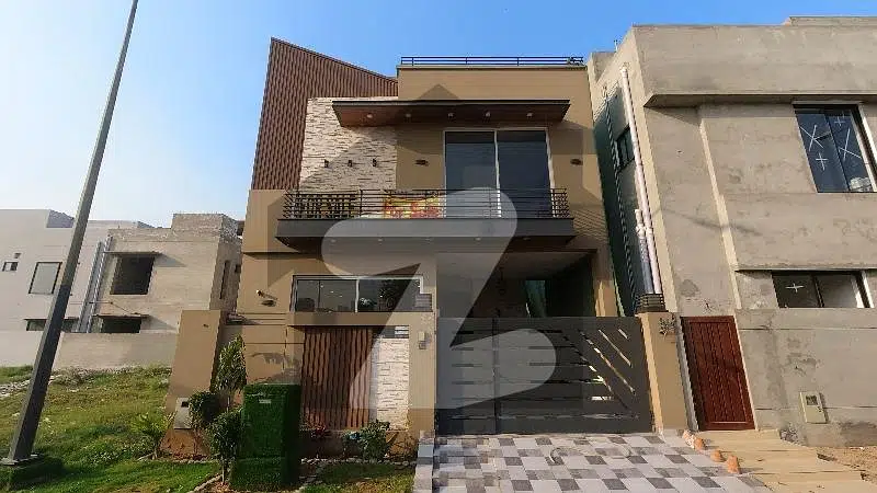 Centrally Located Prime Location House In DHA 9 Town - Block B Is Available For sale