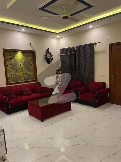 HOUSE FOR RENT 9 MRLA FULLY FURNISHED DESIGNER VERY PRIME LOCATION IN BAHRIA TOWN NEAR COMMERCIAL & MASQUE