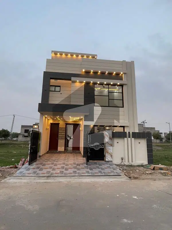 5 MARLA BRAND NEW HOUSE AVAILABLE FOR SALE IN NEW LAHORE CITY