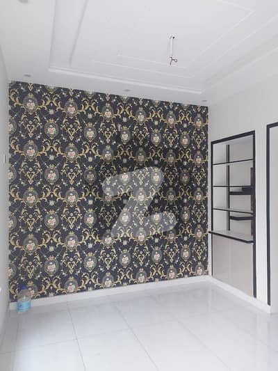 کینال گارڈنز - بلاک اے اے کینال گارڈن,لاہور میں 5 کمروں کا 5 مرلہ مکان 1.95 کروڑ میں برائے فروخت۔