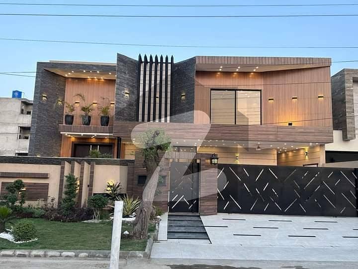 ویلینشیاء ہاؤسنگ سوسائٹی لاہور میں 5 کمروں کا 1 کنال مکان 9.5 کروڑ میں برائے فروخت۔