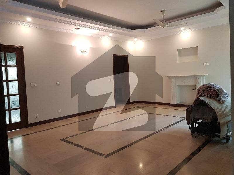 1 KANAL UPPER PORTION FOR RENT IN DHA PHASE 8