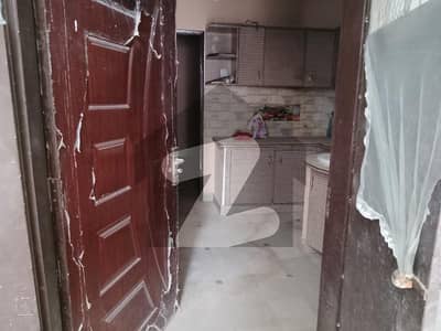 اللہ والا ٹاؤن - سیکٹر 31-جی اللہ والا ٹاؤن,کورنگی,کراچی میں 2 کمروں کا 2 مرلہ فلیٹ 22.0 لاکھ میں برائے فروخت۔