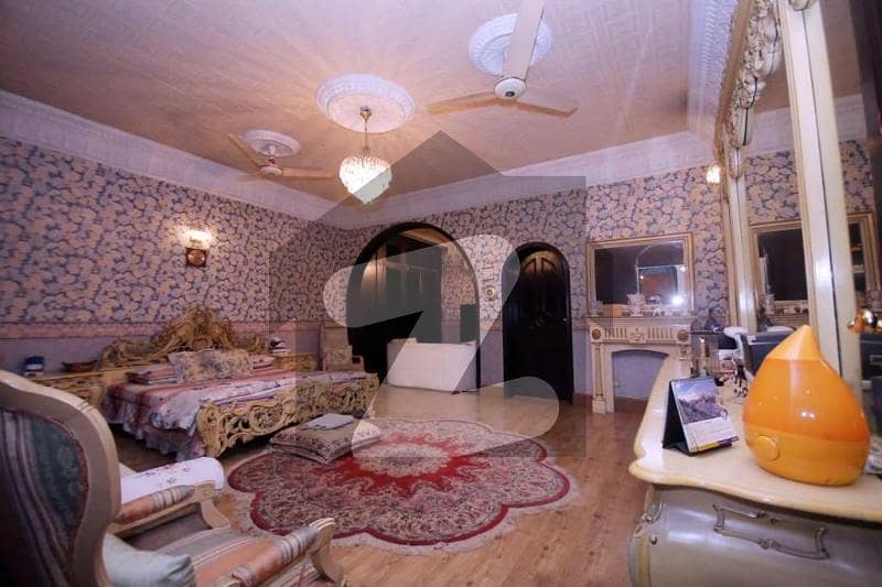 گلبرگ لاہور میں 6 کمروں کا 4 کنال مکان 45.0 کروڑ میں برائے فروخت۔