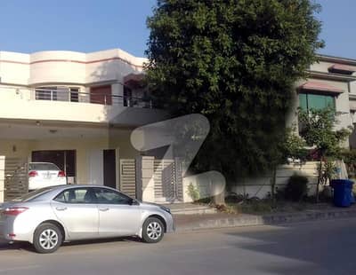 1 KANAL IDEAL HOUSE FOR SALE In BAHRIA TOWN PHASE 3 ISLAMABAD