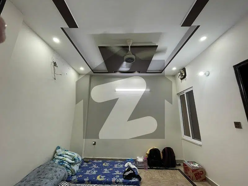 2 Bedrooms Flat For Rent in 3 Marla Ideal Location Plaza in L Block Model Town Lahore