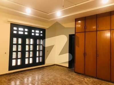 1 Kanal Like New Beautiful House For Rent at Good Location in K Block Model Town Lahore