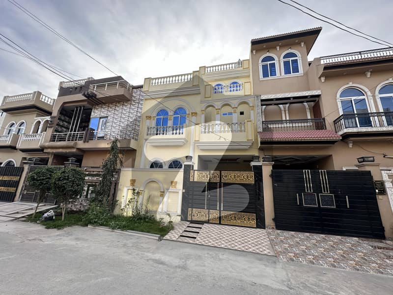 بسم اللہ ہاؤسنگ سکیم جی ٹی روڈ,لاہور میں 3 کمروں کا 4 مرلہ مکان 1.65 کروڑ میں برائے فروخت۔