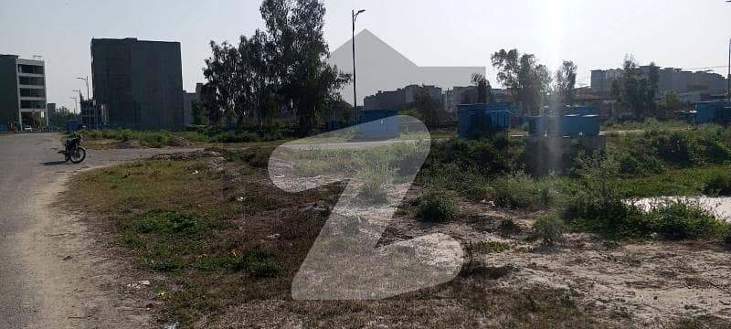Unique Location Direct Approach Golden Commercial Corner Plot 4 Sale in Dha Phase 8 Broadway Block B