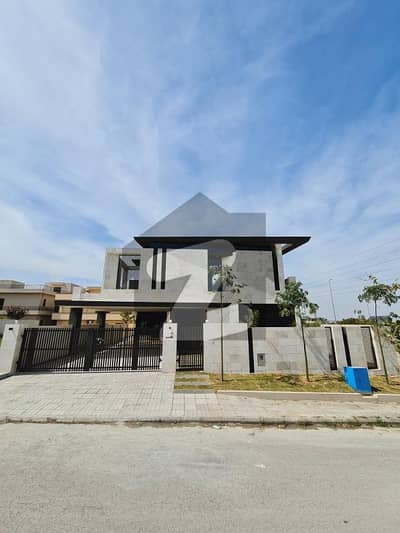 Angular Design 1 Kanal Top Designer House For Sale