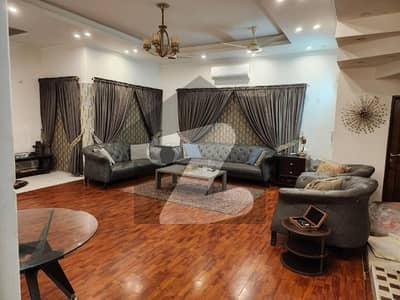 گارڈن ٹاؤن - شیر شاہ بلاک گارڈن ٹاؤن,لاہور میں 6 کمروں کا 1 کنال مکان 2.0 لاکھ میں کرایہ پر دستیاب ہے۔