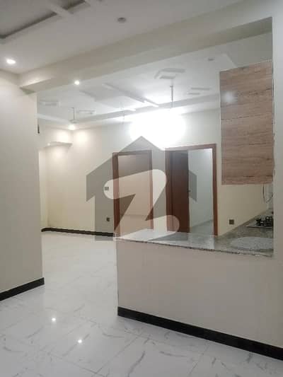 ایم پی سی ایچ ایس ۔ ملٹی گارڈنز بی ۔ 17,اسلام آباد میں 4 کمروں کا 5 مرلہ مکان 1.59 کروڑ میں برائے فروخت۔