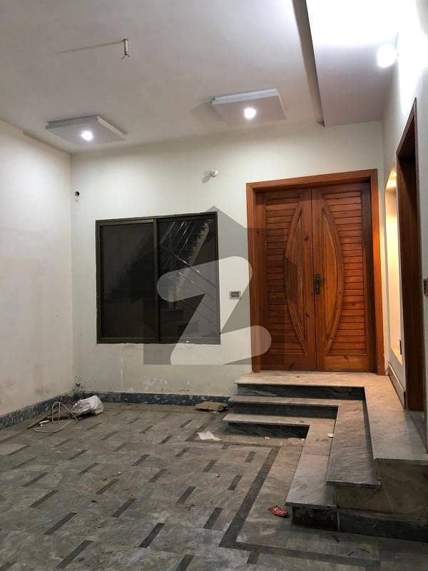 خیابانِ گارڈنز فیصل آباد میں 4 کمروں کا 5 مرلہ مکان 60.0 ہزار میں کرایہ پر دستیاب ہے۔