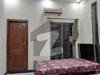 FURNISHED BEDROOM AVAILABLE WITH ATTACHED BATHROOM TV LOUNGE KITCHEN