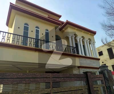 رئیل پام سٹی ایمن آباد موڑ,گوجرانوالہ میں 6 کمروں کا 10 مرلہ مکان 3.5 کروڑ میں برائے فروخت۔