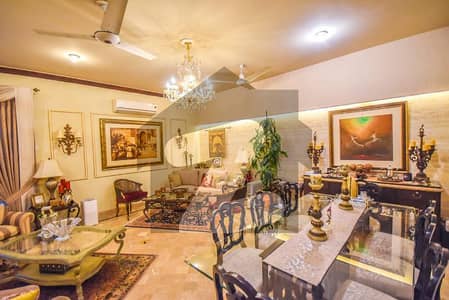 Very Well Maintained 10 Marla House DHA Phase -4