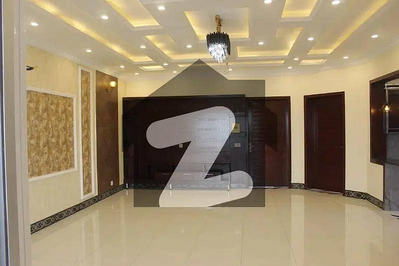 ایل ڈی اے ایوینیو ۔ بلاک جے ایل ڈی اے ایوینیو,لاہور میں 6 کمروں کا 10 مرلہ مکان 3.9 کروڑ میں برائے فروخت۔