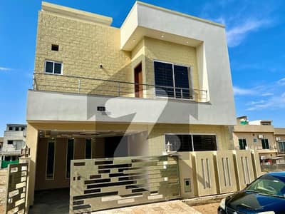 10 Marla Beautiful House Available For Rent In Bahria Town Phase 8