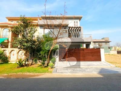 10 Marla House Situated In Central Park - Block G For sale