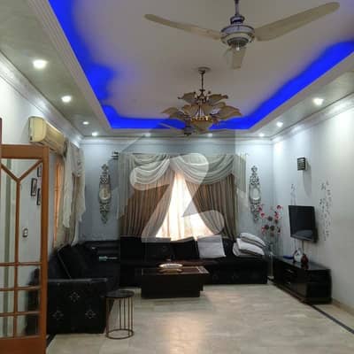 ائیرپورٹ روڈ لاہور میں 4 کمروں کا 10 مرلہ مکان 2.75 کروڑ میں برائے فروخت۔