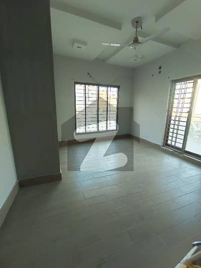 6 Marla Corner House For Rent In Very Reasonable Price And Good Condition
