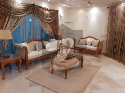 ڈی ایچ اے فیز 4 - بلاک ڈبل جی فیز 4,ڈیفنس (ڈی ایچ اے),لاہور میں 5 کمروں کا 1 کنال مکان 7.5 کروڑ میں برائے فروخت۔