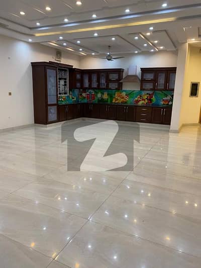 DC colony 1 kanal house for rent.