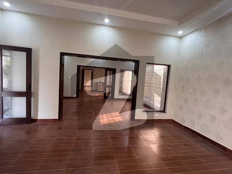 ڈی ایچ اے فیز 1 ڈیفنس (ڈی ایچ اے),لاہور میں 5 کمروں کا 1 کنال مکان 7.25 کروڑ میں برائے فروخت۔