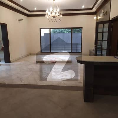 سرور کالونی کینٹ,لاہور میں 5 کمروں کا 1 کنال مکان 4.5 لاکھ میں کرایہ پر دستیاب ہے۔