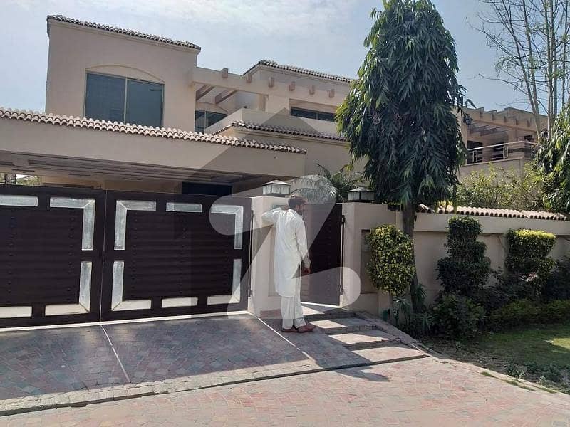 1 Kanal Slightly Used House For Rent In DHA Phase 4 Block-AA Lahore.