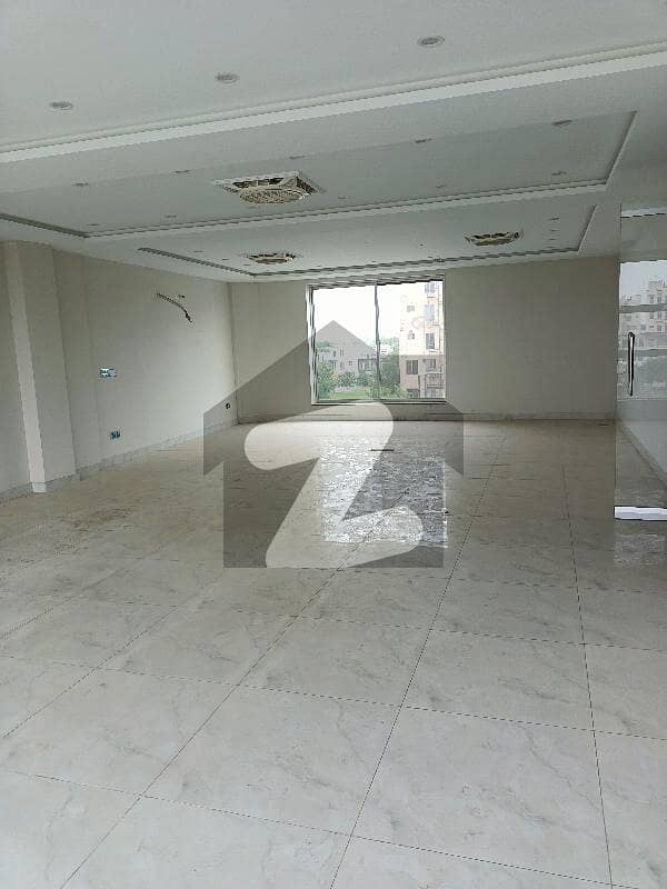 5 Marla Commercial floor Available for Rent hot location bahria
