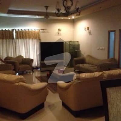 12 Marla Beautiful House Available for Sale at Cantt