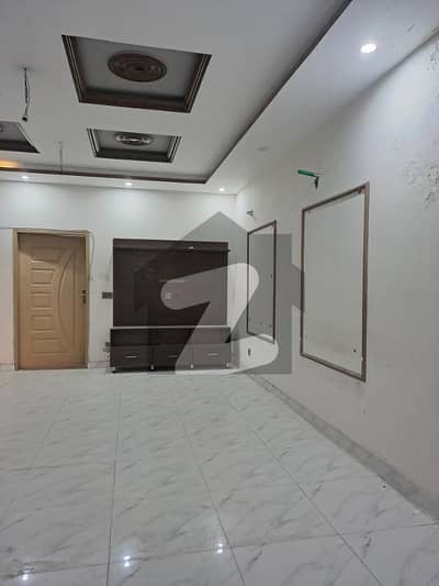 آرکیٹیکٹس انجنیئرز ہاؤسنگ سوسائٹی لاہور میں 2 کمروں کا 10 مرلہ زیریں پورشن 55.0 ہزار میں کرایہ پر دستیاب ہے۔