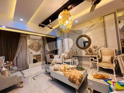 فیصل ٹاؤن ۔ بلاک اے فیصل ٹاؤن,لاہور میں 6 کمروں کا 1 کنال مکان 12.0 کروڑ میں برائے فروخت۔