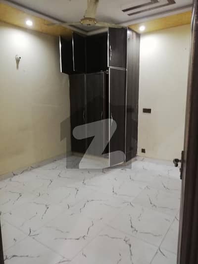 پاک عرب ہاؤسنگ سوسائٹی لاہور میں 2 کمروں کا 3 مرلہ فلیٹ 22.0 ہزار میں کرایہ پر دستیاب ہے۔
