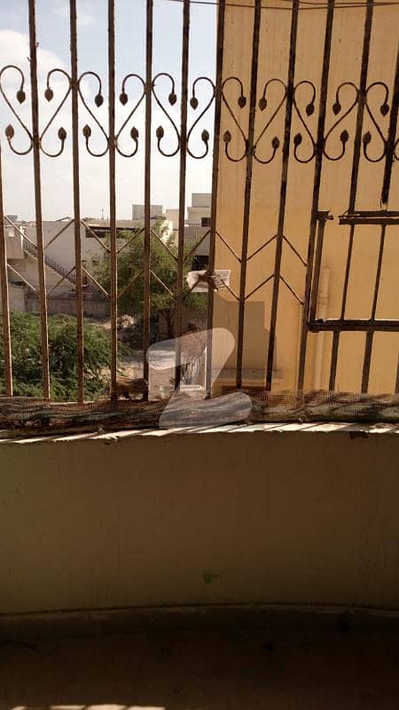 2 Bed DD Flat For Sale In Yasmin Tower Gulistan E Jauhar Block 11 Near Bin Hashim