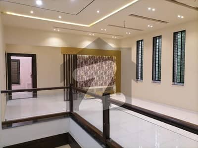10 Marla Luxury Modern House For Sale