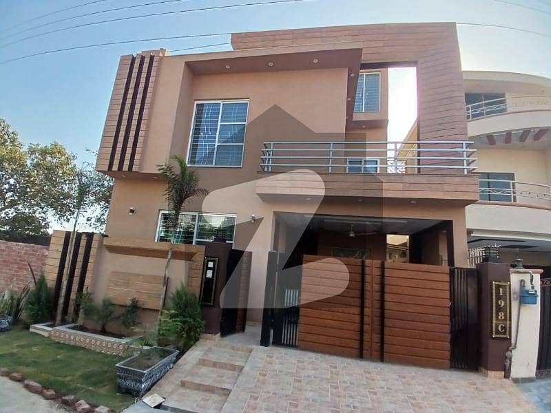 7 Marla Brand New House For Sale At Prime Location