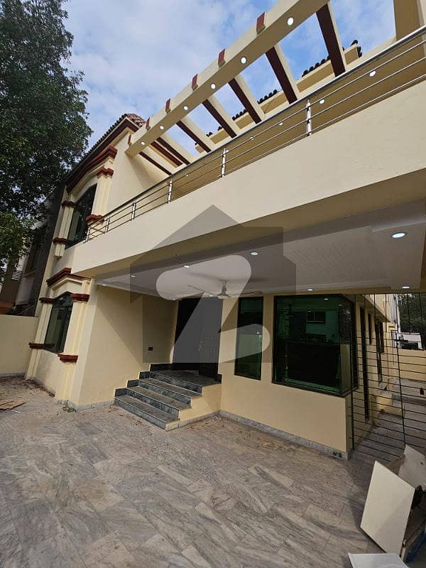 10 Marla Like Brand New House Available With Basement In Gulmohar Block Bahria Town Lahore