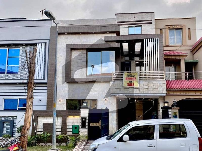 5 Marla architecture designer house available for sale in baharia town Lahore