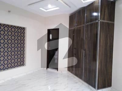 پنجاب کوآپریٹو ہاؤسنگ سوسائٹی لاہور میں 3 کمروں کا 5 مرلہ مکان 2.35 کروڑ میں برائے فروخت۔