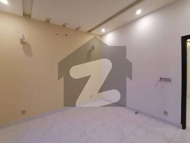 گلشنِِِ راوی ۔ بلاک جی گلشنِ راوی,لاہور میں 5 کمروں کا 7 مرلہ مکان 2.5 کروڑ میں برائے فروخت۔